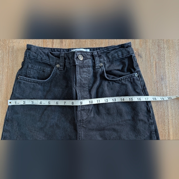 REFORMATION Cynthia High Rise Straight Cropped Jeans In Black Vana Size 28 - Picture 6 of 14